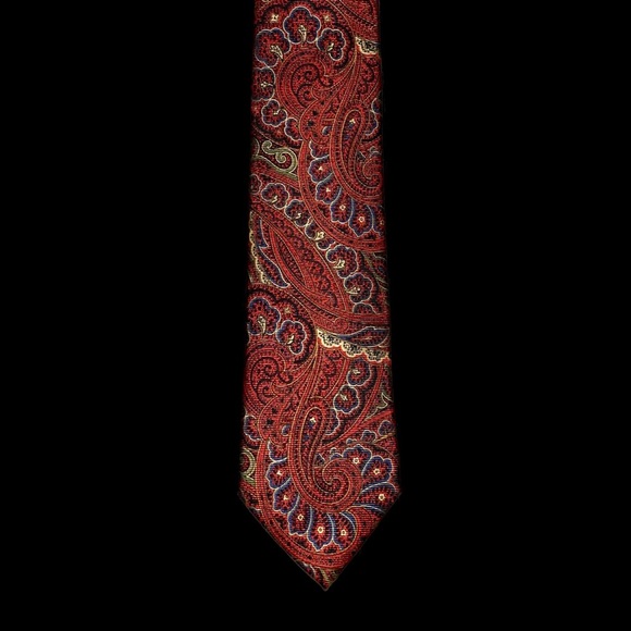 *** SOLD *** Brooks Brothers 100% Silk Burgundy/Red Paisley Necktie - Picture 4 of 5
